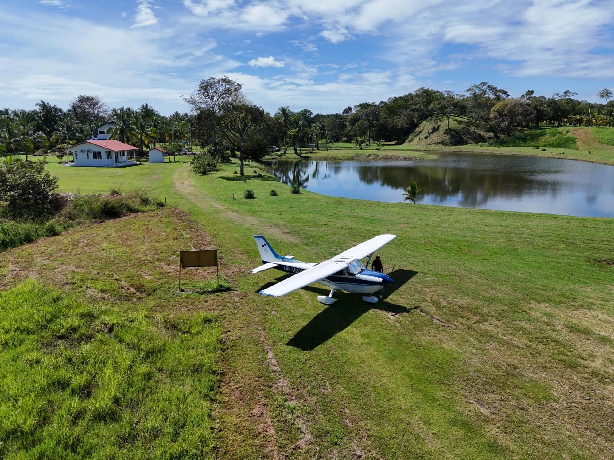 Fly To Villa Coiba - Free Shuttle Santa Catalina Exterior photo